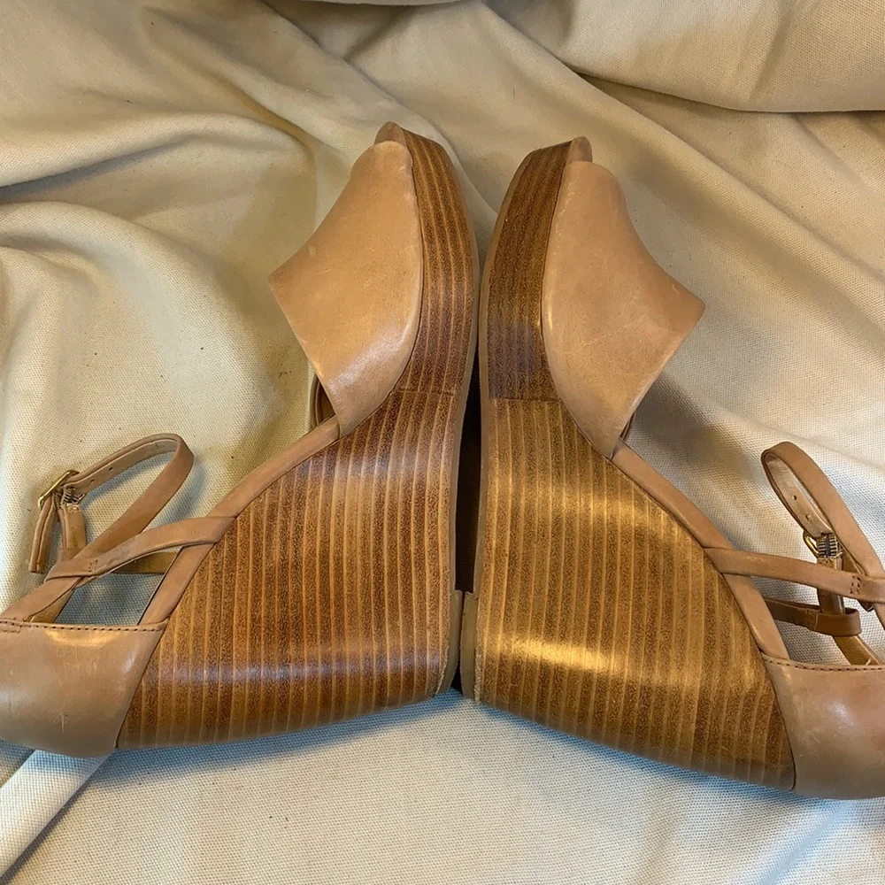 Splendid almost NEW fine leather stacked platforms